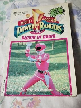 Vintage 1995 Mighty Morphin Power Rangers "Bloom of Doom" Paperback Book